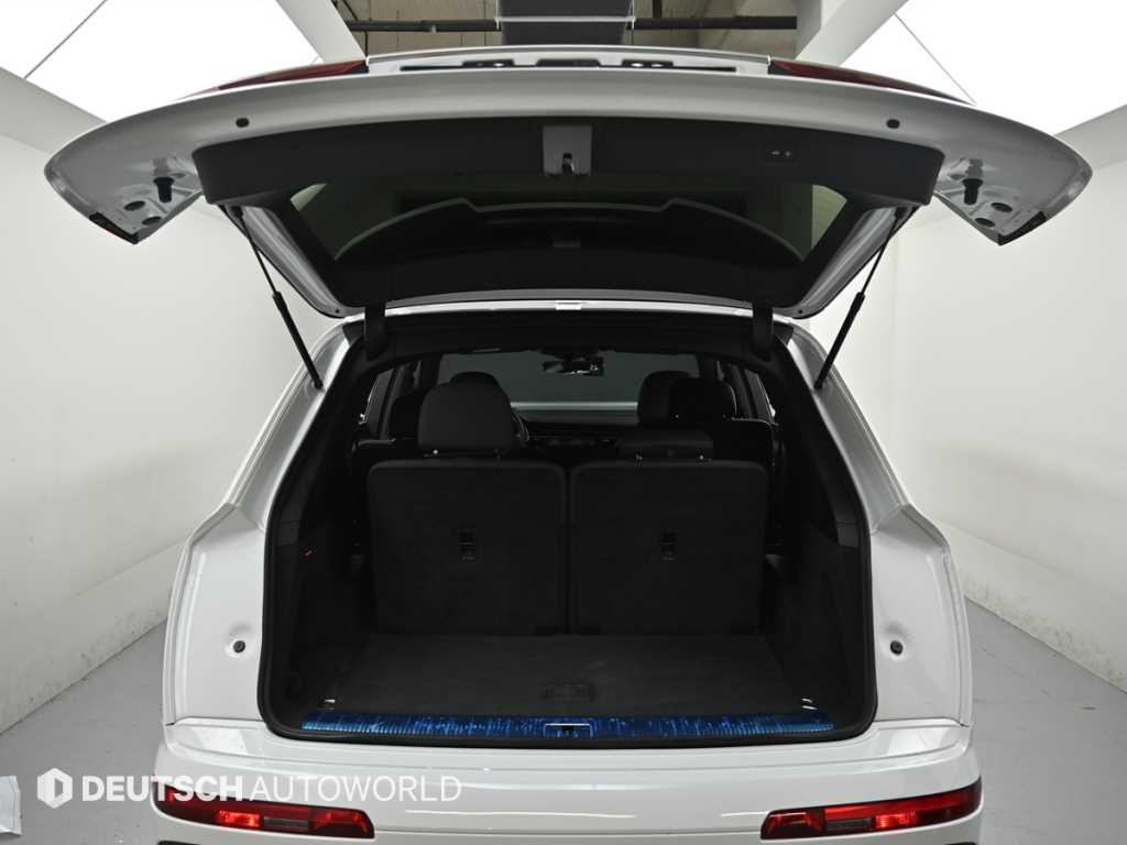 Audi Q7 — photo 05