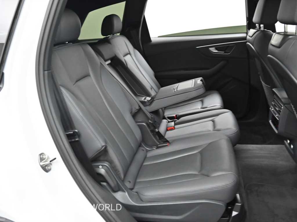 Audi Q7 — photo 13