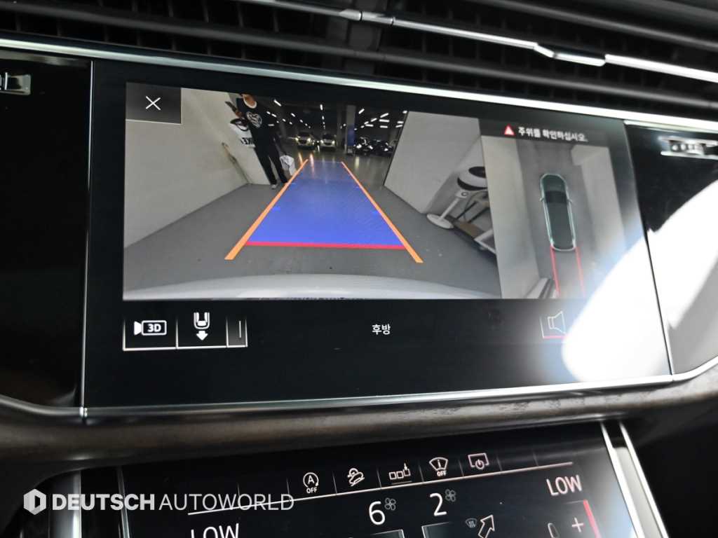 Audi Q7 — photo 17