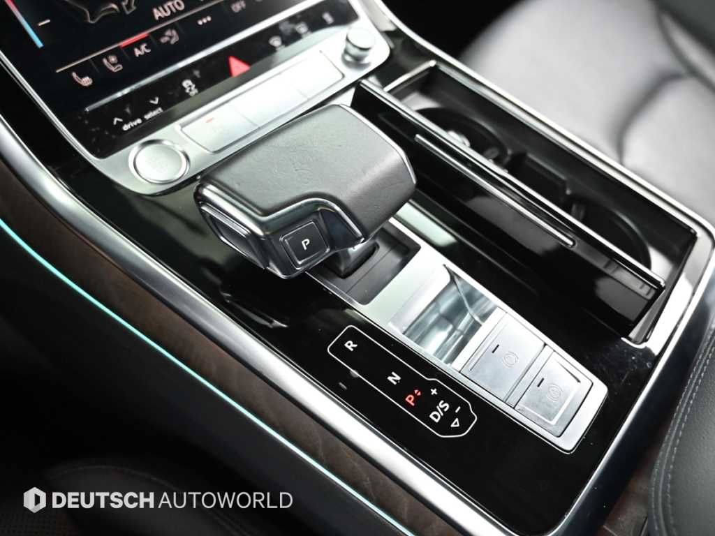 Audi Q7 — photo 18