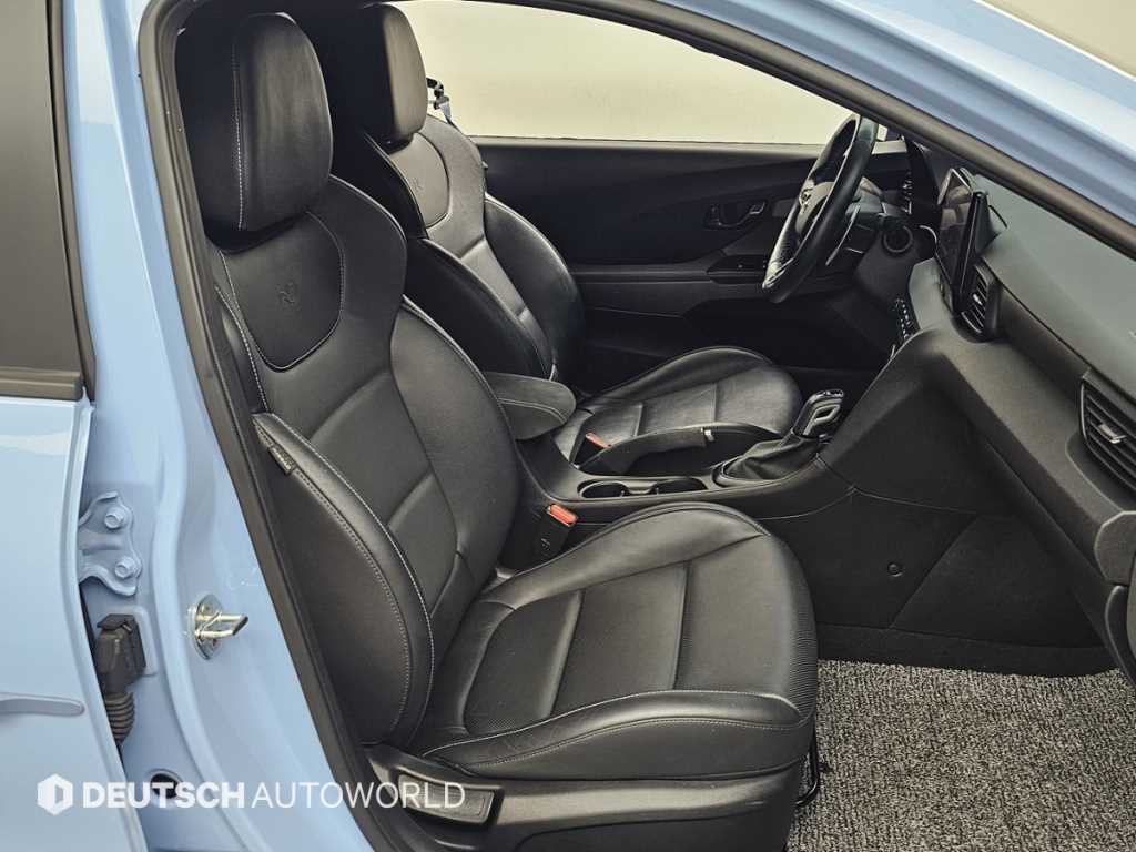Hyundai Veloster — photo 10