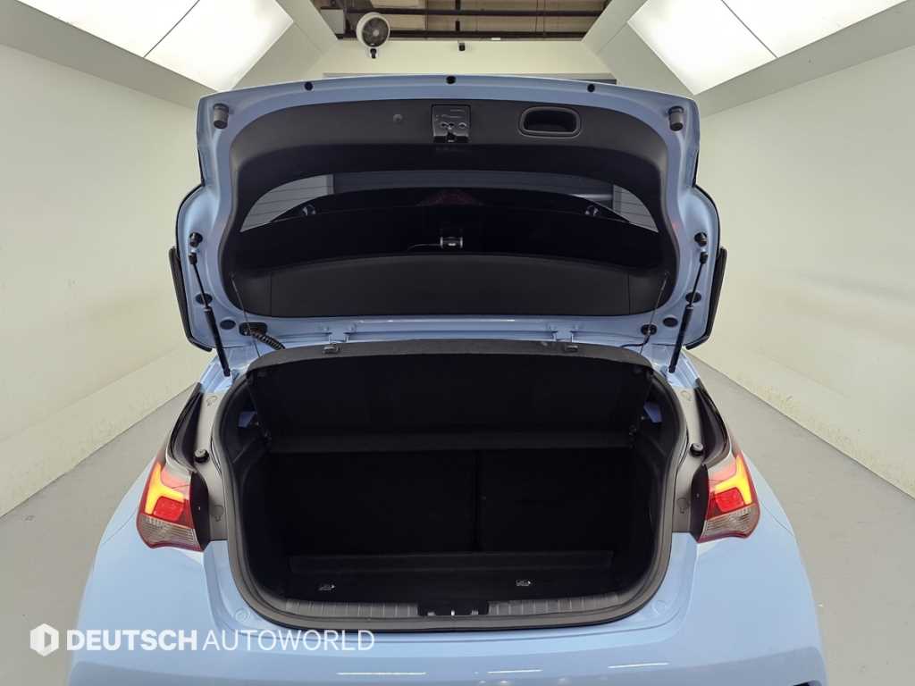 Hyundai Veloster — photo 19