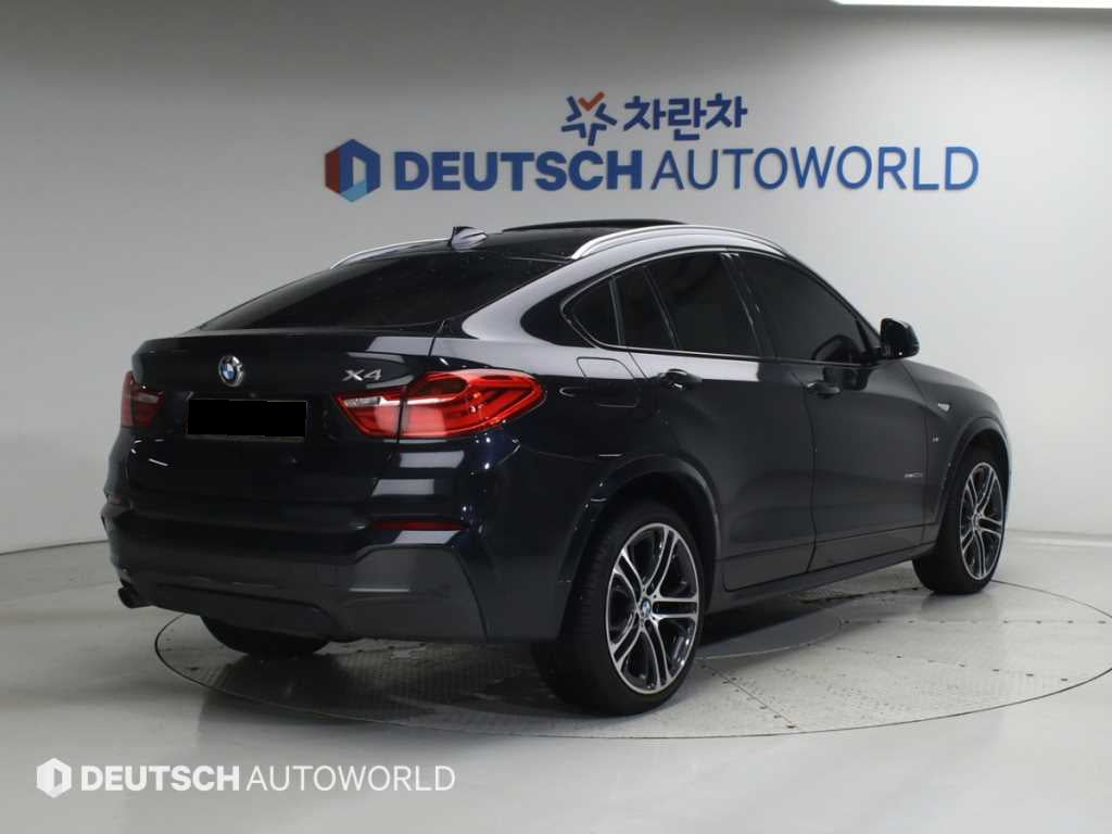 BMW X4 — photo 02