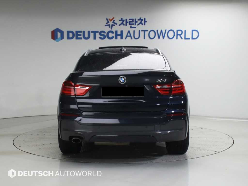BMW X4 — photo 04