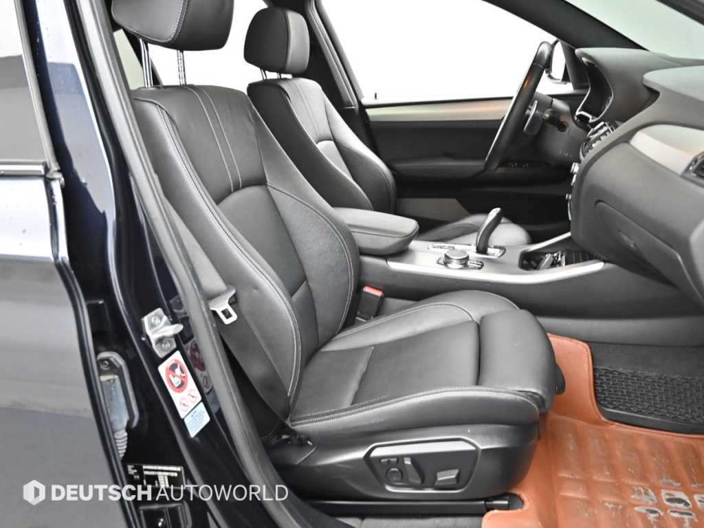 BMW X4 — photo 12