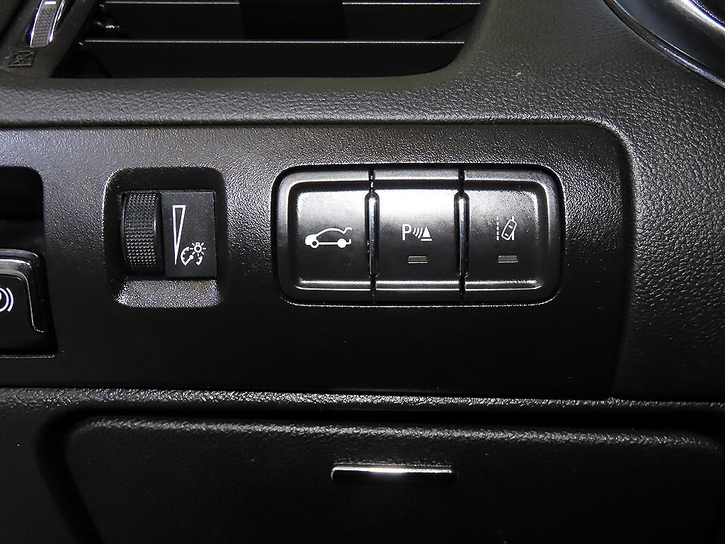 CHEVROLET Impala — photo 14