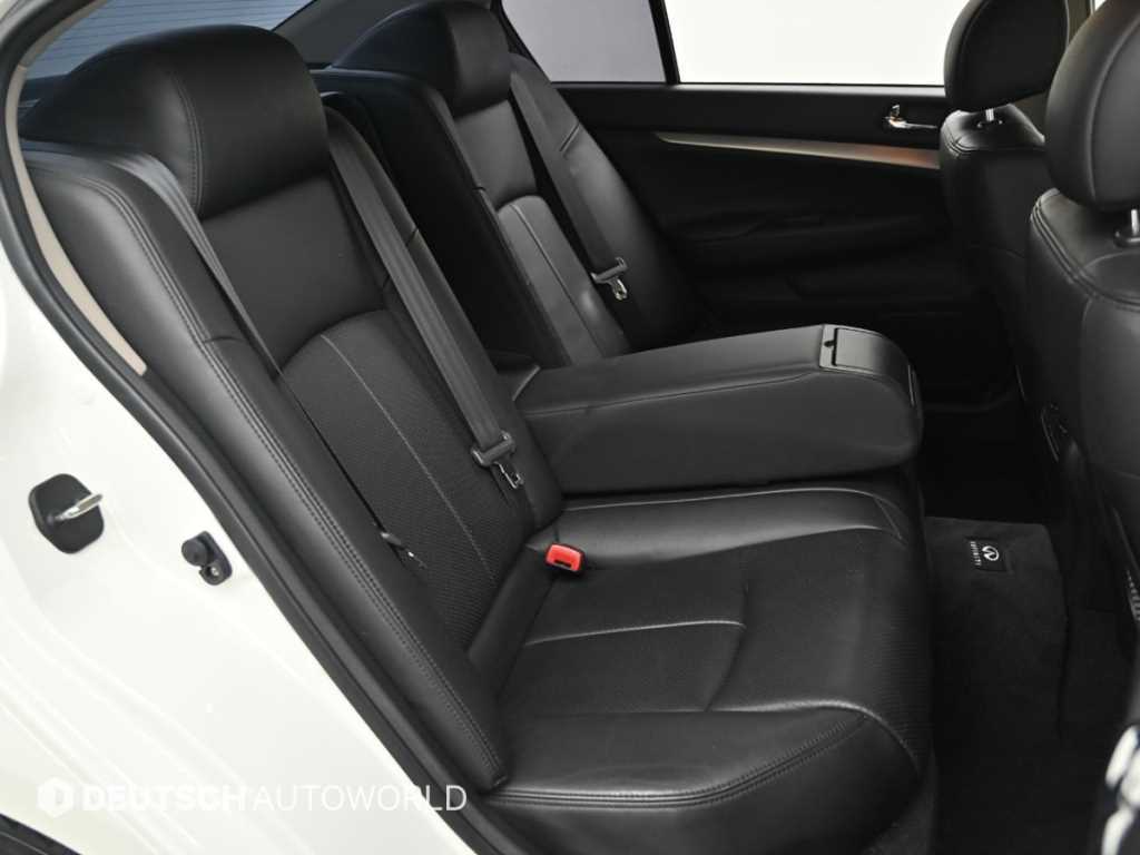 Infiniti G — photo 12