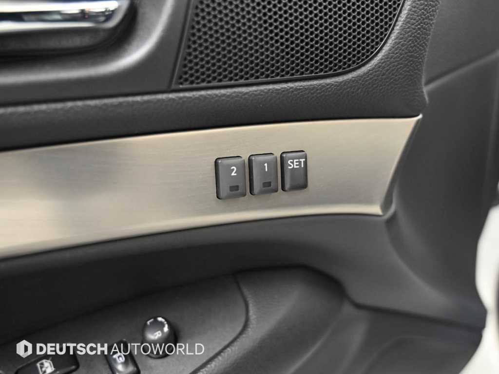 Infiniti G — photo 16