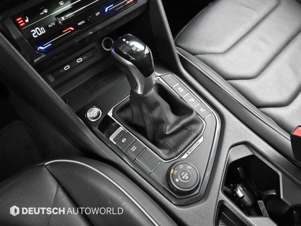 Volkswagen Tiguan — photo 09