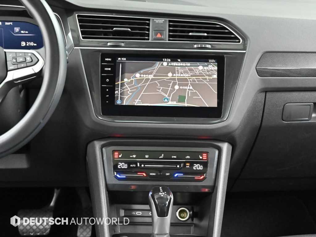 Volkswagen Tiguan — photo 14