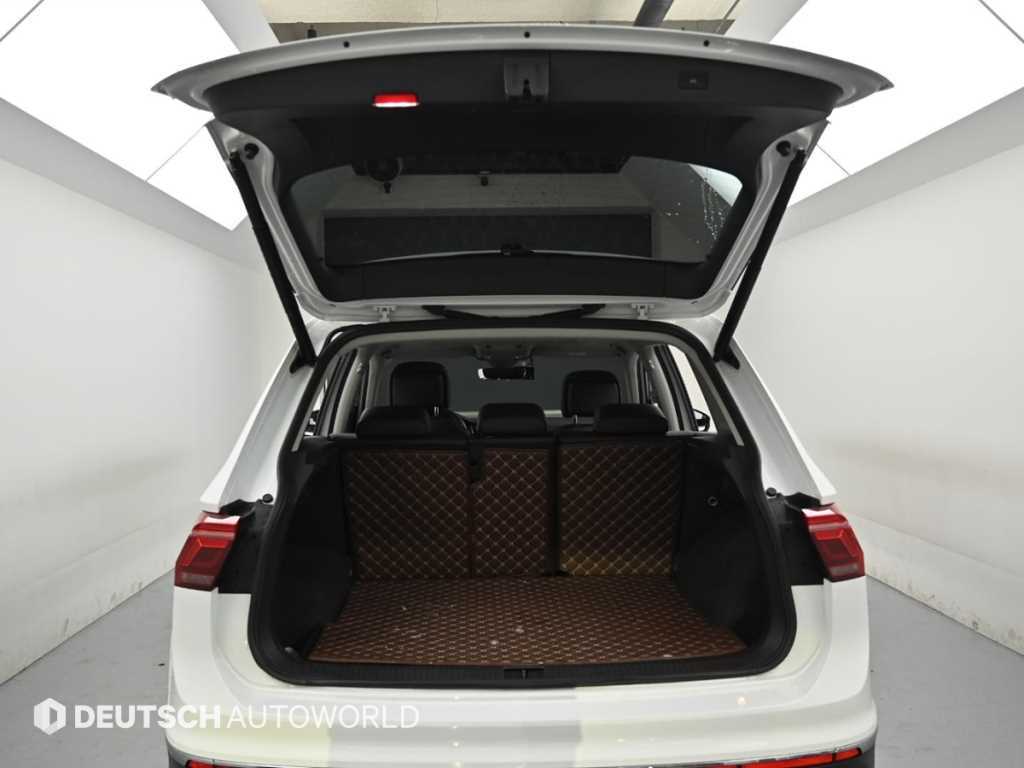 Volkswagen Tiguan — photo 19