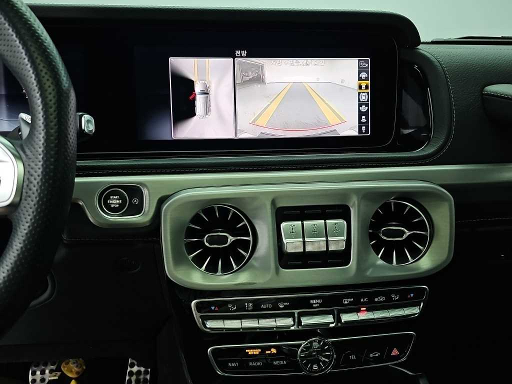 Mercedes-Benz G-Class — photo 10