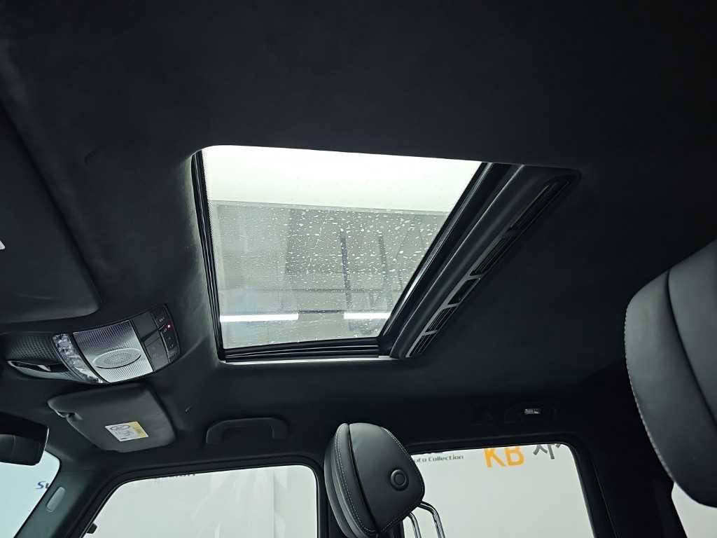Mercedes-Benz G-Class — photo 15