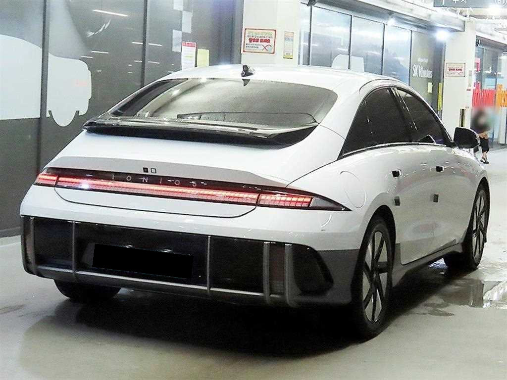 Hyundai Ioniq6 — photo 04