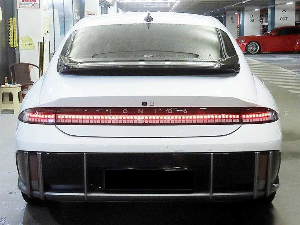 Hyundai Ioniq6 — photo 05