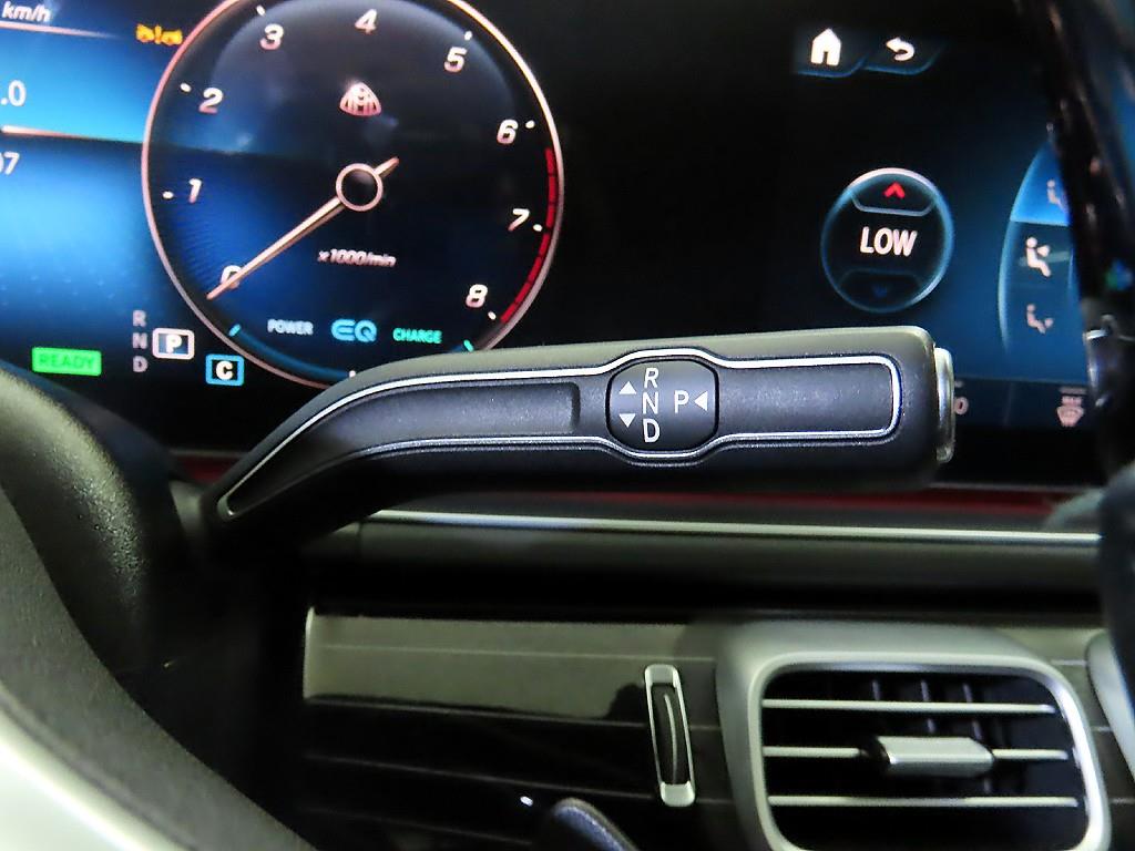 Mercedes-Benz GLS-Class — photo 12