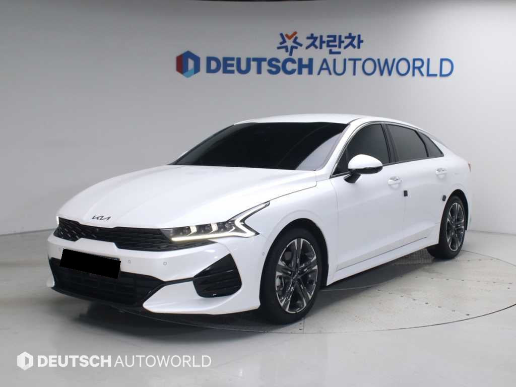 Kia K5 — photo 01