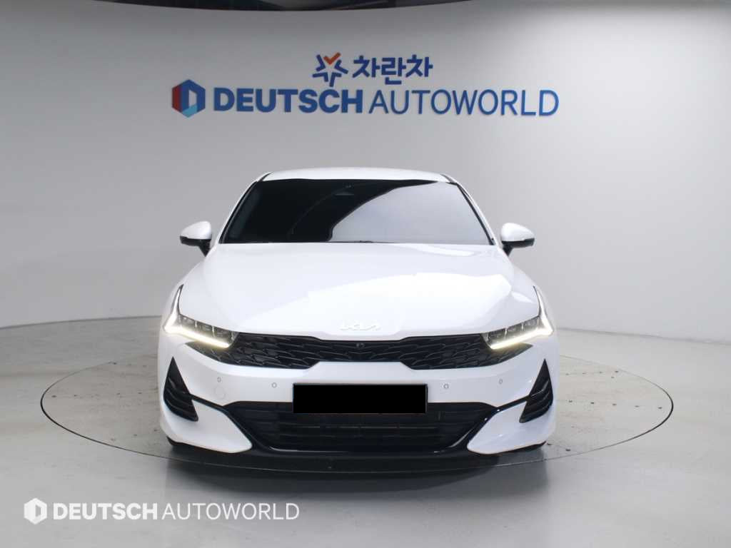 Kia K5 — photo 02