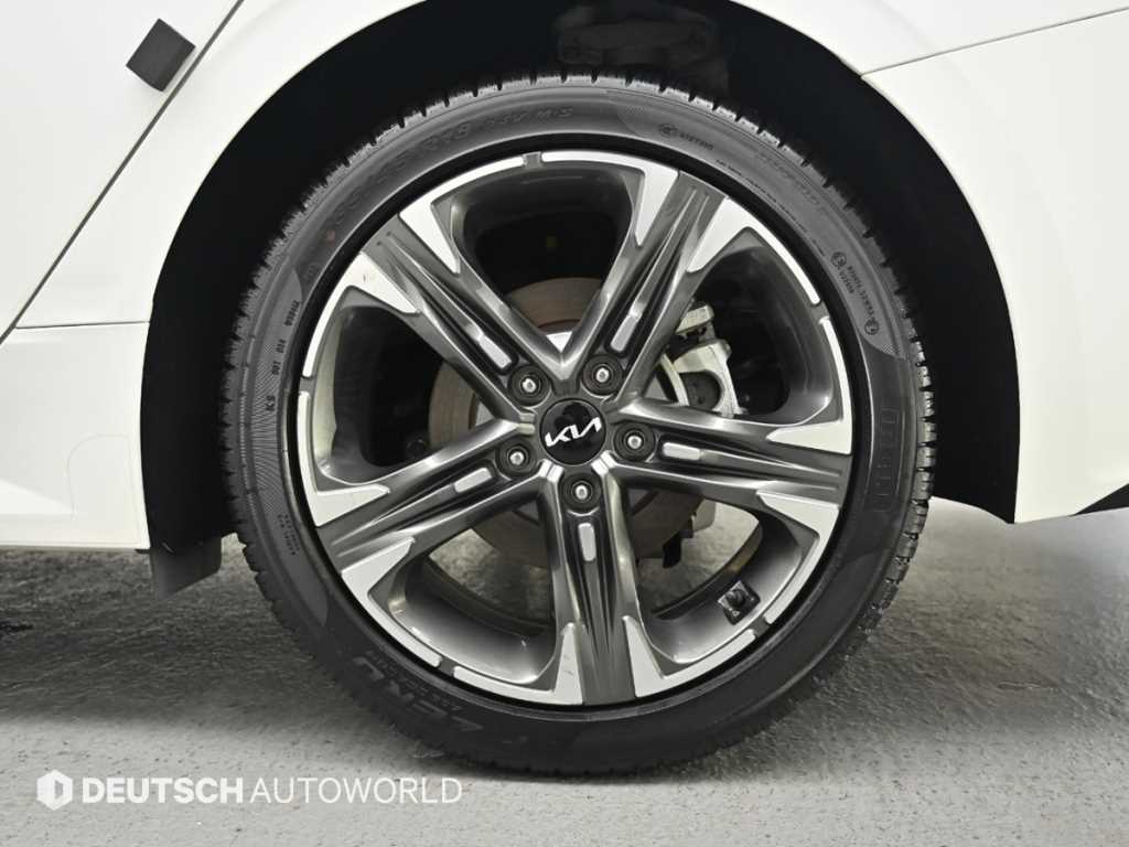 Kia K5 — photo 05