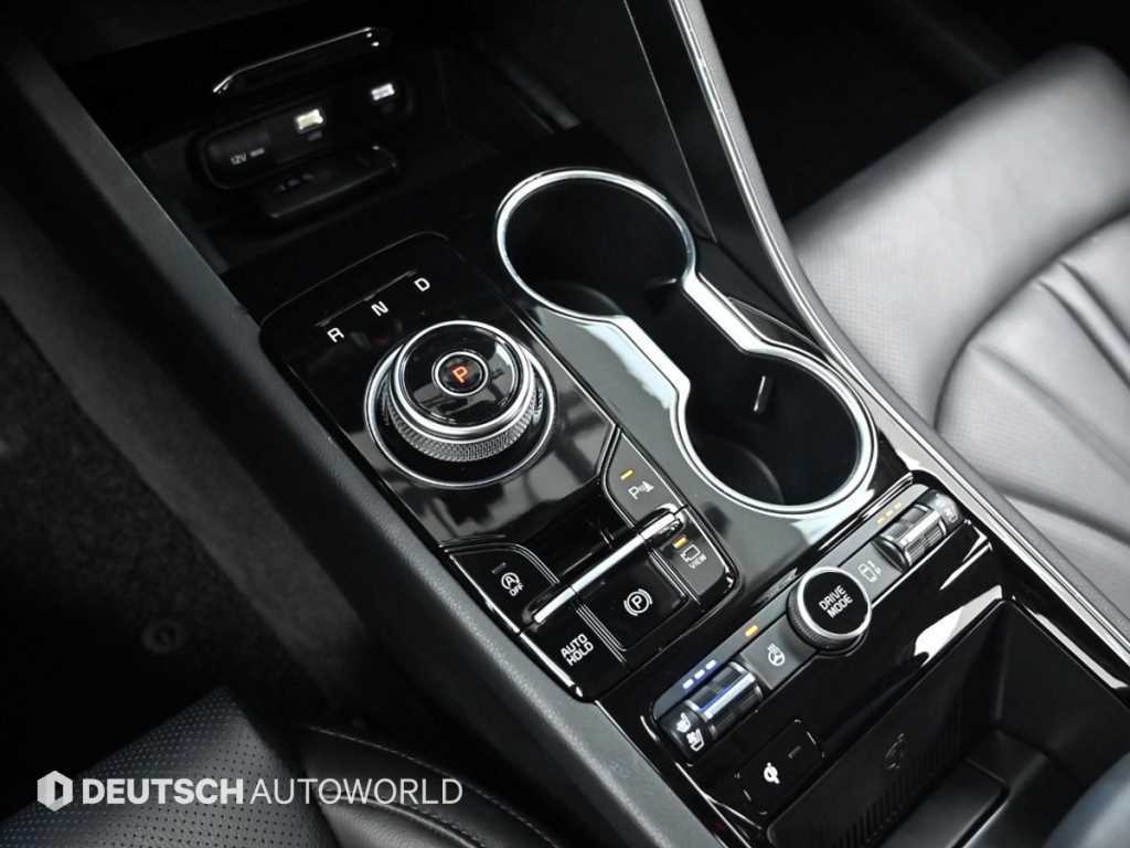 Kia K5 — photo 09