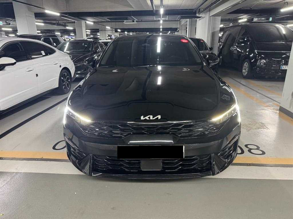 Kia K5 — photo 01