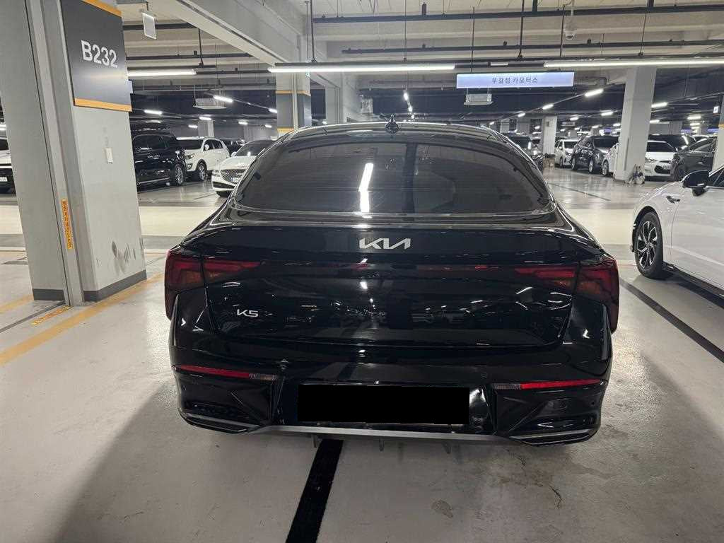 Kia K5 — photo 03