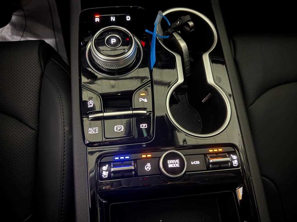 Kia K5 — photo 10
