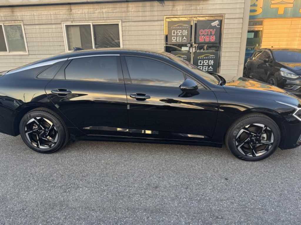 Kia K5 — photo 02