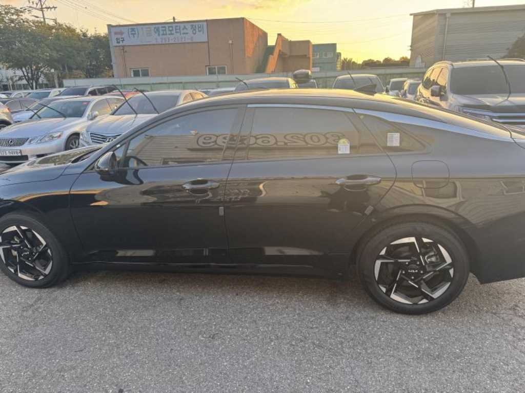 Kia K5 — photo 04