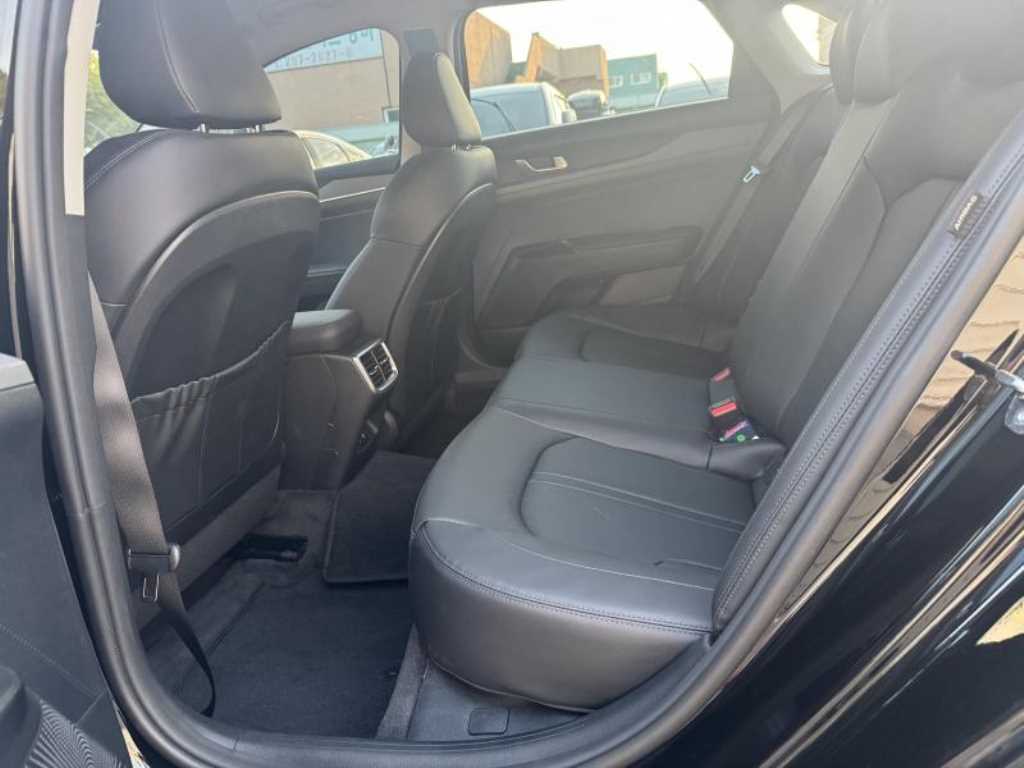 Kia K5 — photo 05