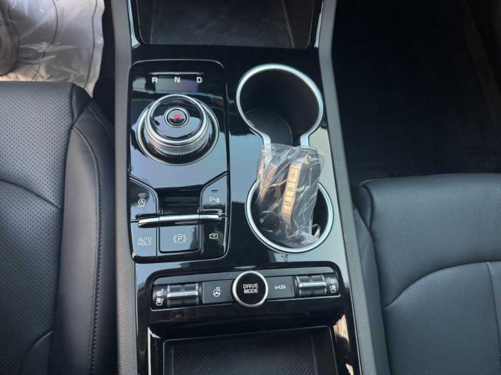 Kia K5 — photo 09