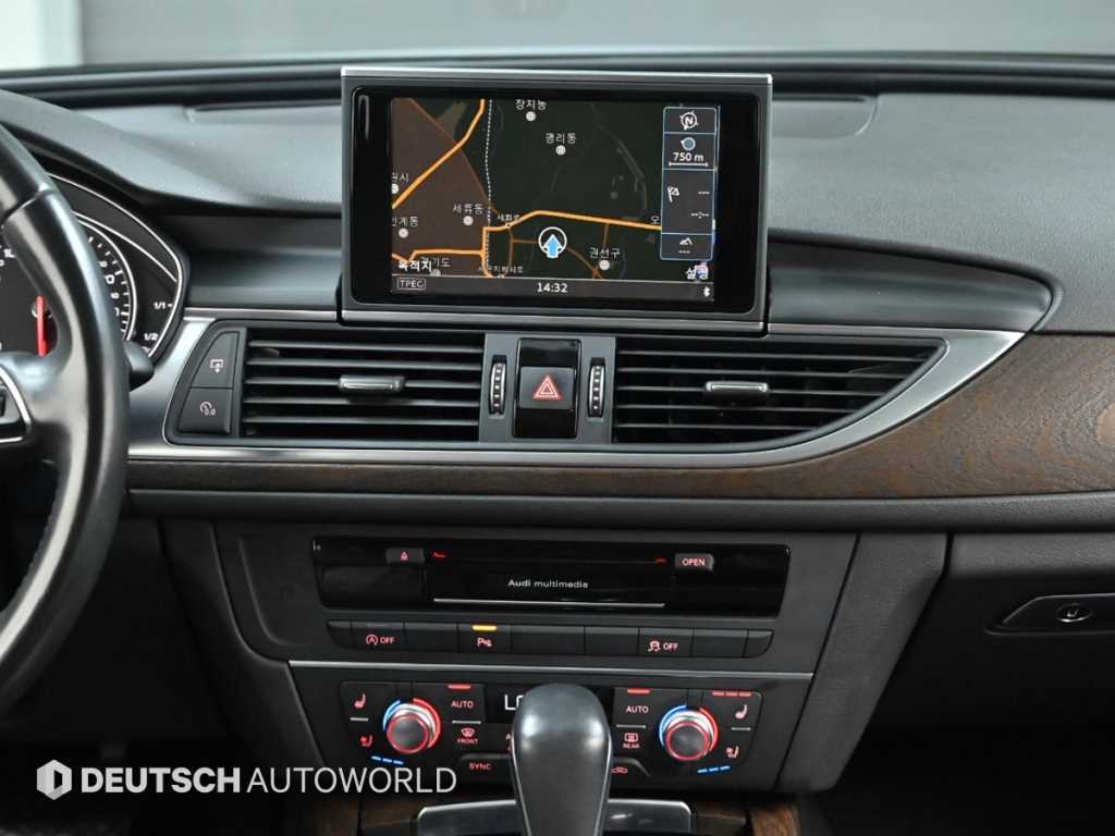 Audi A6 — photo 14