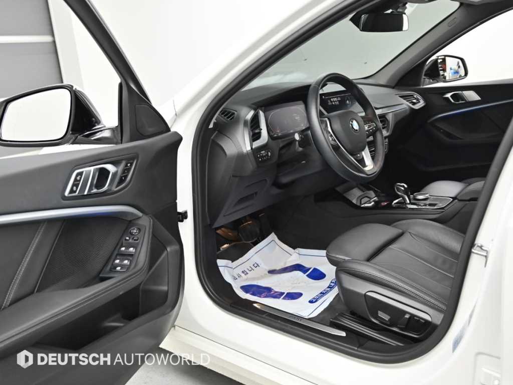BMW 1-Series — photo 11