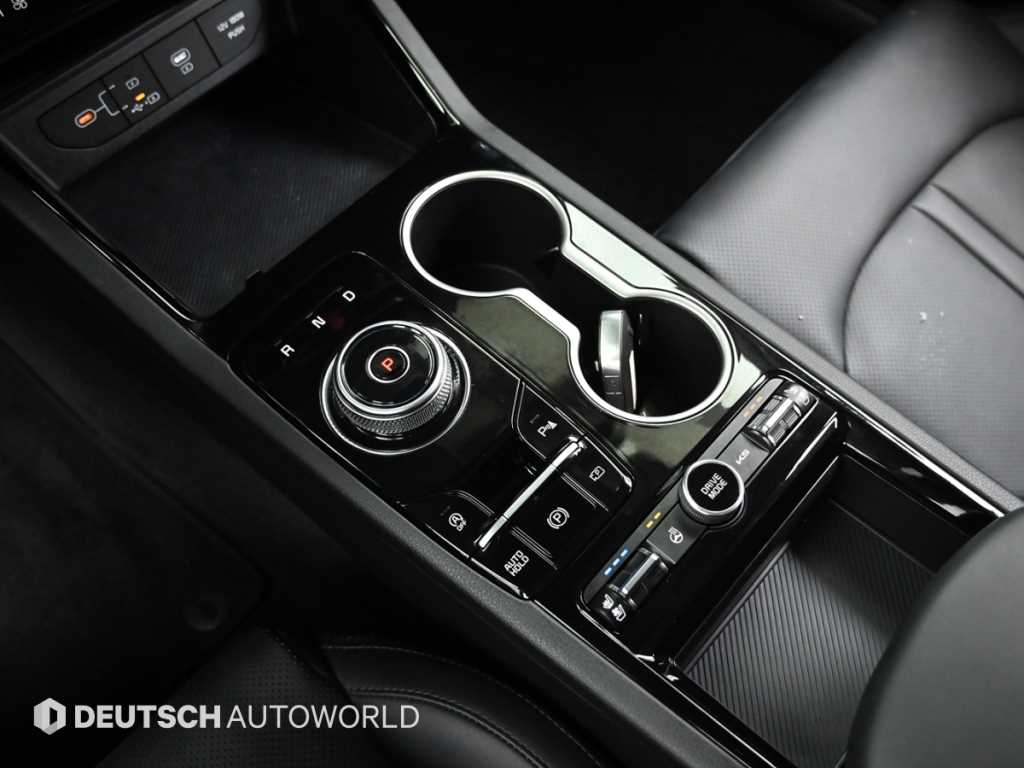 Kia K5 — photo 09