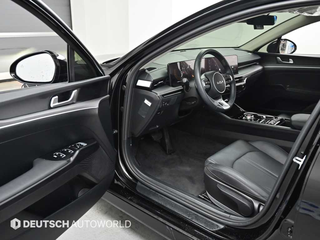Kia K5 — photo 11