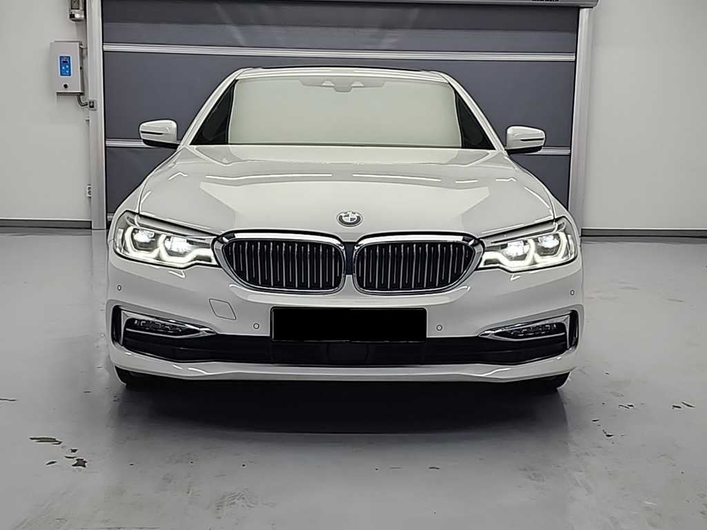 BMW 5-Series — photo 03