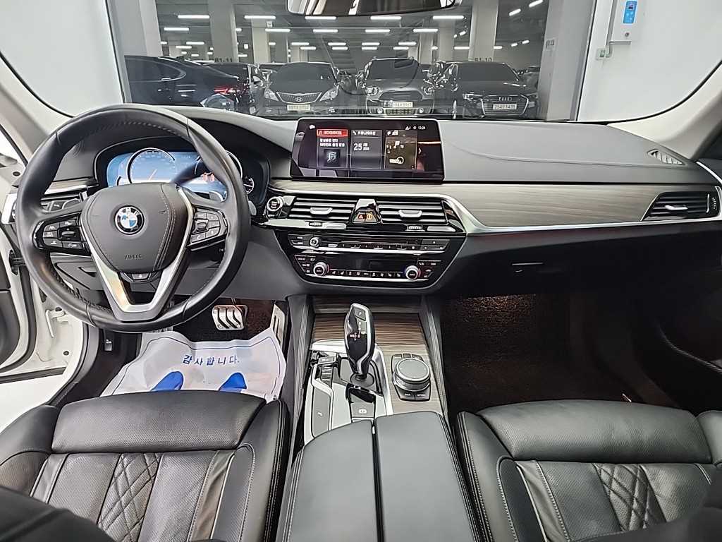 BMW 5-Series — photo 07