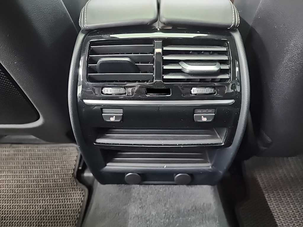 BMW 5-Series — photo 13
