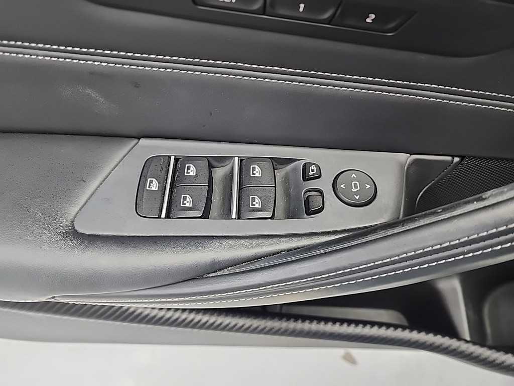BMW 5-Series — photo 17