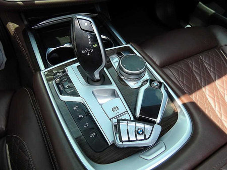 BMW 7-Series — photo 11