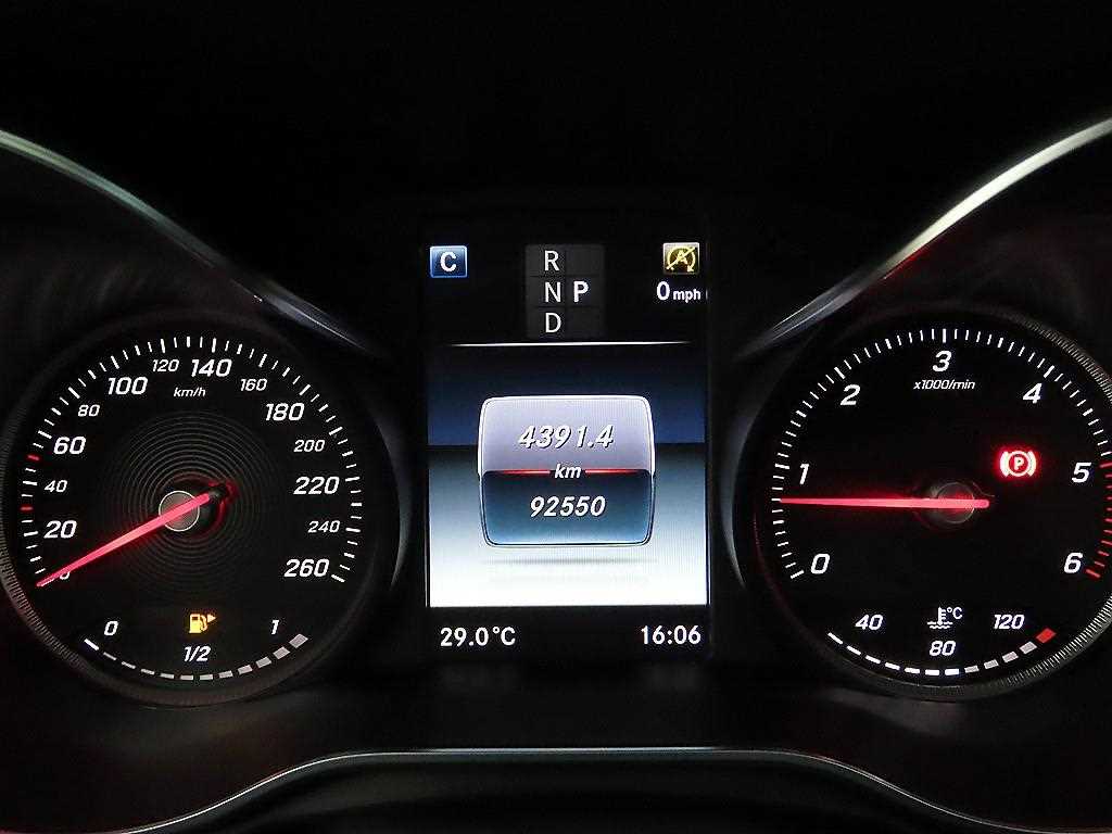 Mercedes-Benz GLC-Class — photo 09