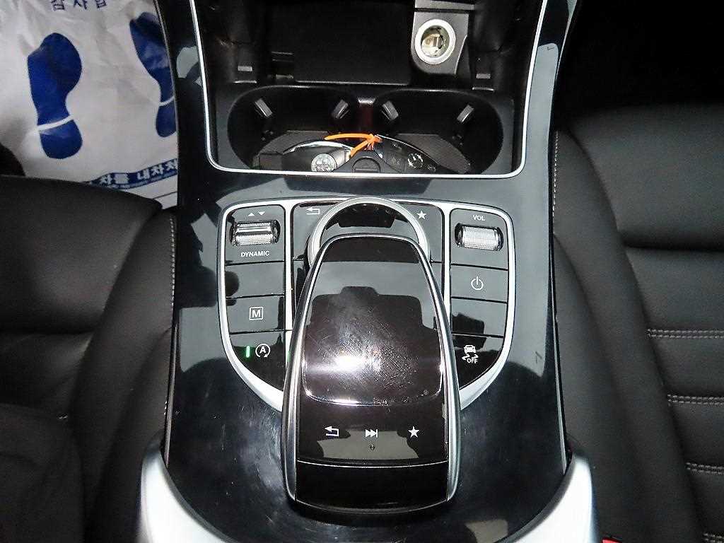Mercedes-Benz GLC-Class — photo 11