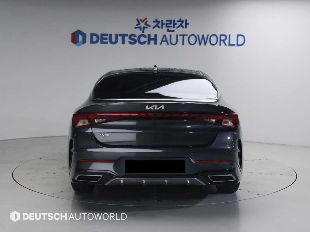 Kia K5 — photo 04