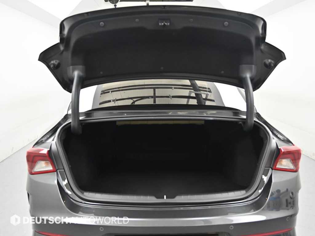Kia K5 — photo 19