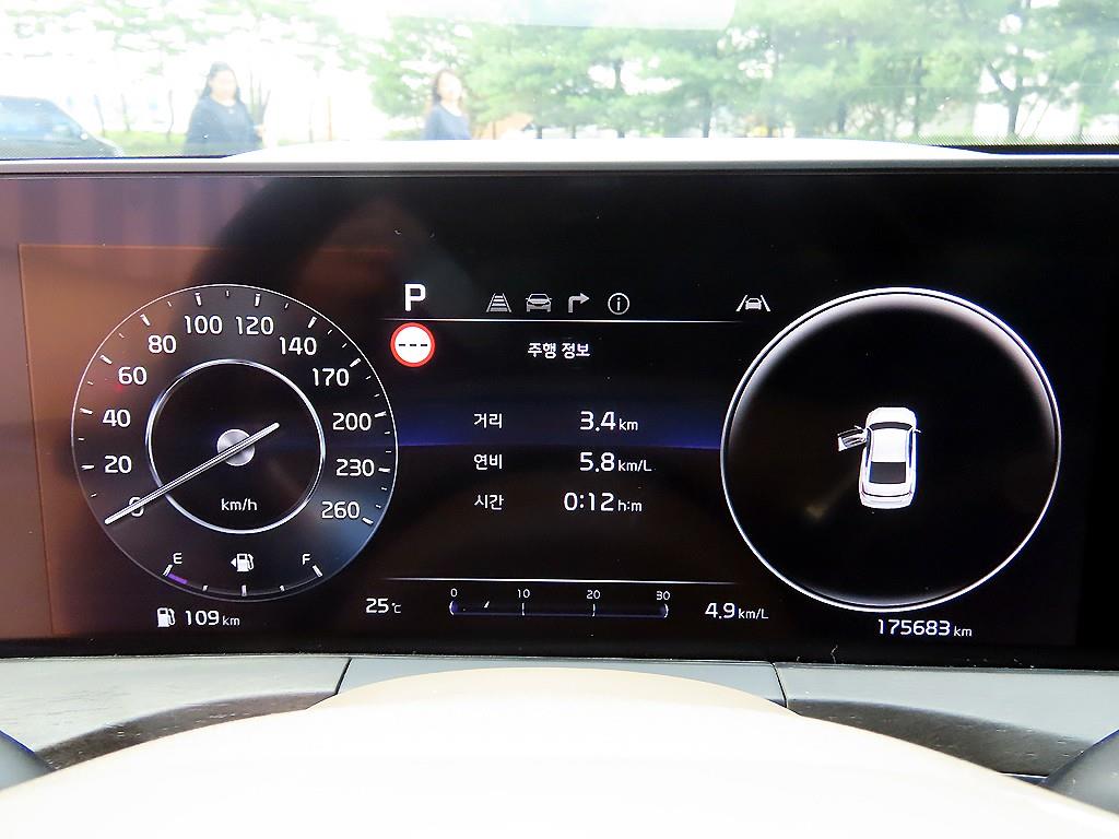 Kia K8 — photo 09