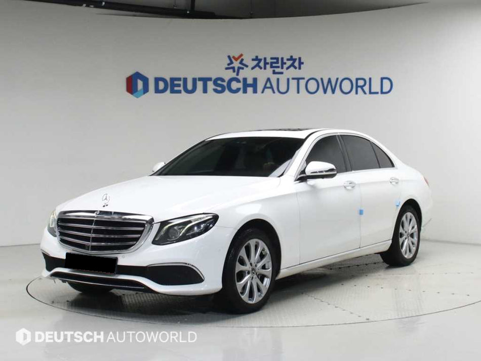 Mercedes-Benz E-Class — photo 01