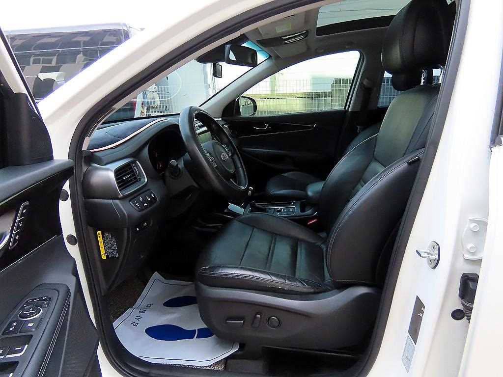 Kia Sorento — photo 05