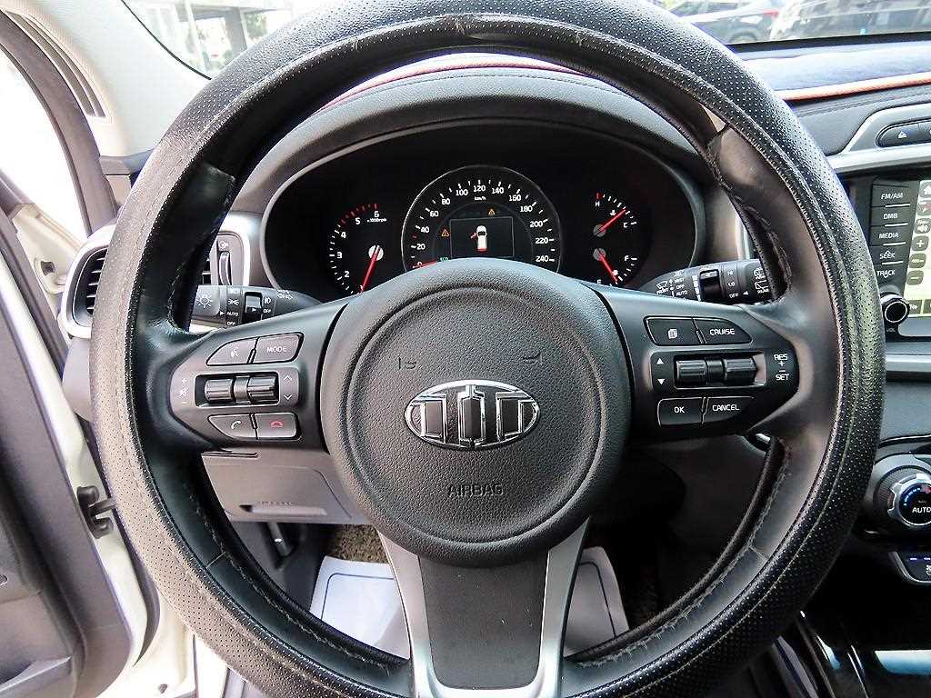 Kia Sorento — photo 08