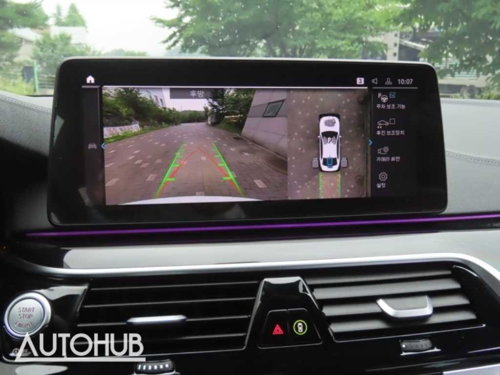 BMW 5-Series — photo 10