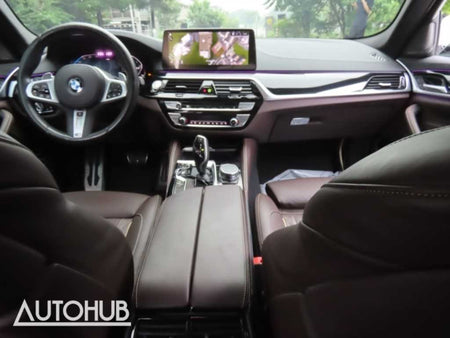 BMW 5-Series — photo 16